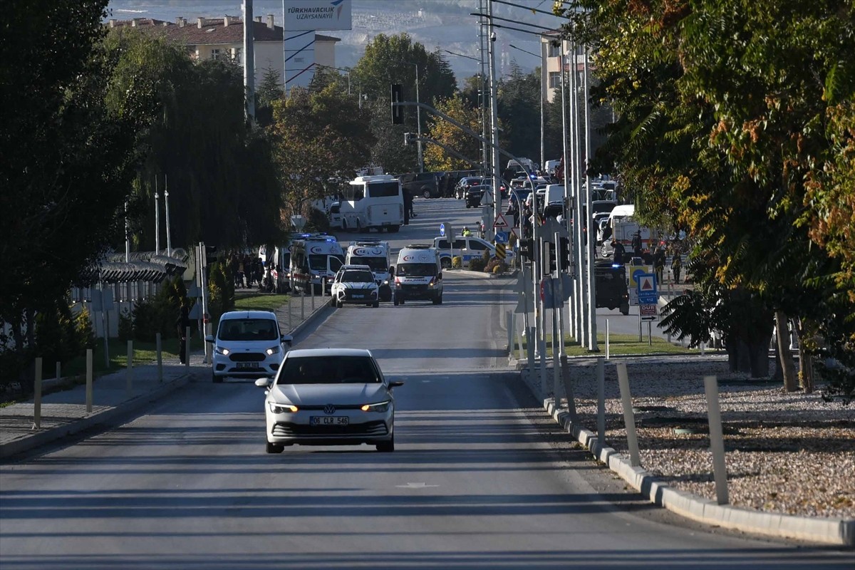 TUSAŞ'ın Ankara'nın Kahramankazan ilçesindeki tesislerinde patlama ve silah seslerinin duyulması...