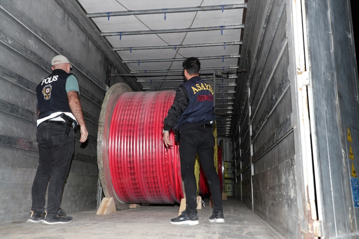 Mersin'e, farklı illerdeki depolara götürülmesi gereken ürün ve malzemeleri dolandırıcılık...