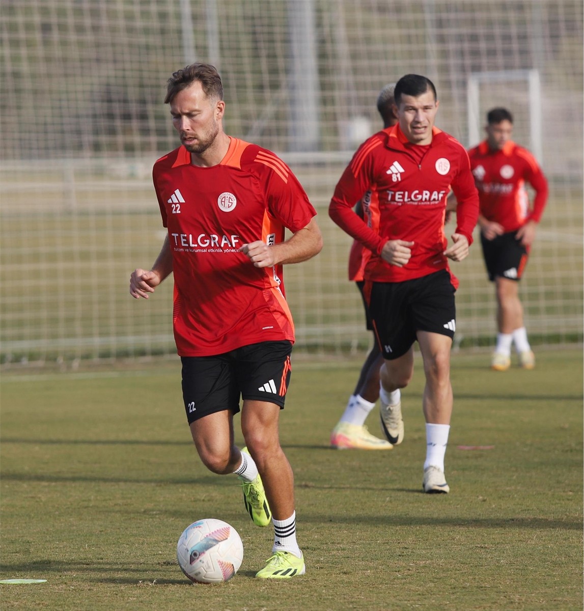 Onvo Antalyaspor, Trendyol Süper Lig'in 10. haftasında Corendon Alanyaspor ile yapacağı maçın...