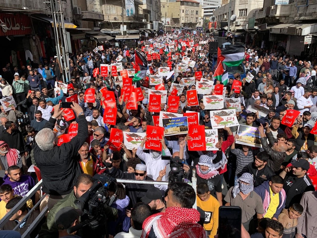 Ürdün'de İsrail'in Gazze Şeridi'nin kuzeyindeki soykırımını protesto etmek ve Ürdün ve İsrail...