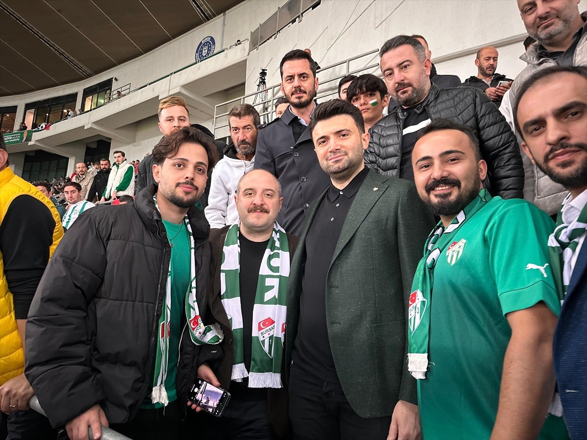 Bursaspor'un Nesine 3. Lig 1. Grup'un 8. haftasında Belediye Kütahyaspor ile sahasında oynadığı...