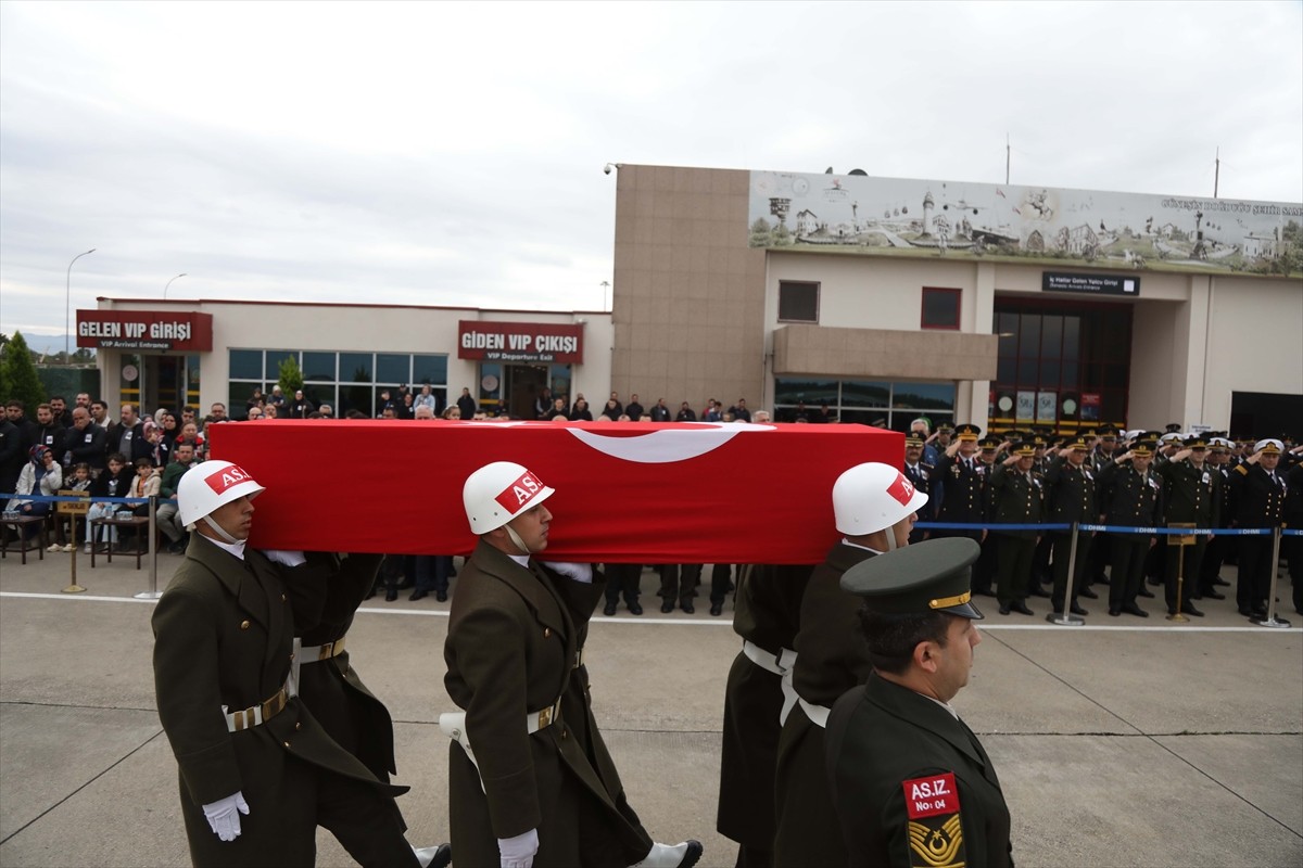 Irak'ın kuzeyindeki Pençe-Kaplan Operasyonu üs bölgesinde rahatsızlanarak kaldırıldığı hastanede...