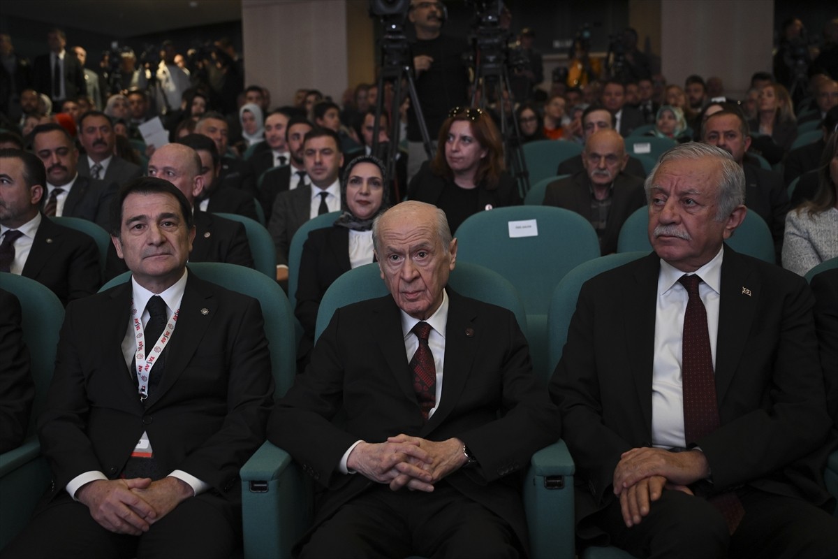 MHP Genel Başkanı Devlet Bahçeli (ortada) ile TBMM Başkanvekili Celal Adan (sağda), Türk Akademisi...