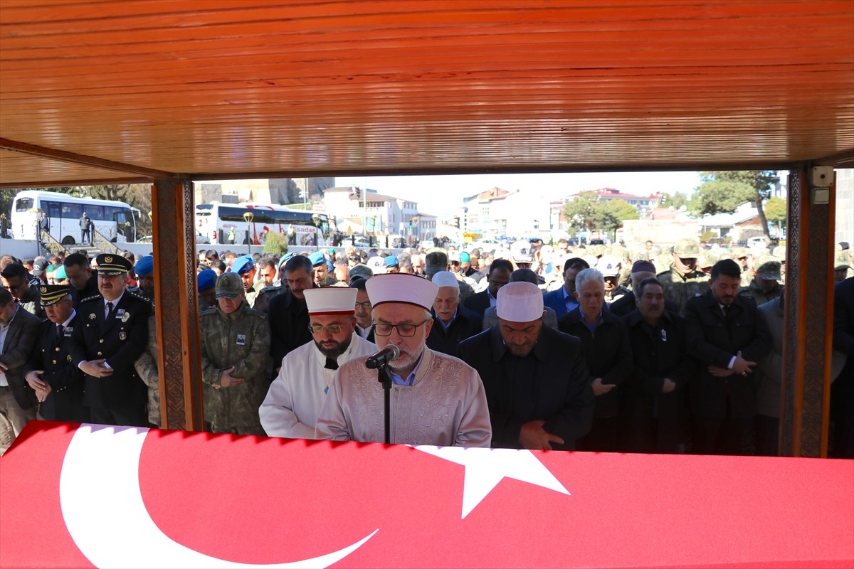 Görev yaptığı Mardin'de kalp krizi geçiren ve tedavi için kaldırıldığı hastanede beyin kanaması...