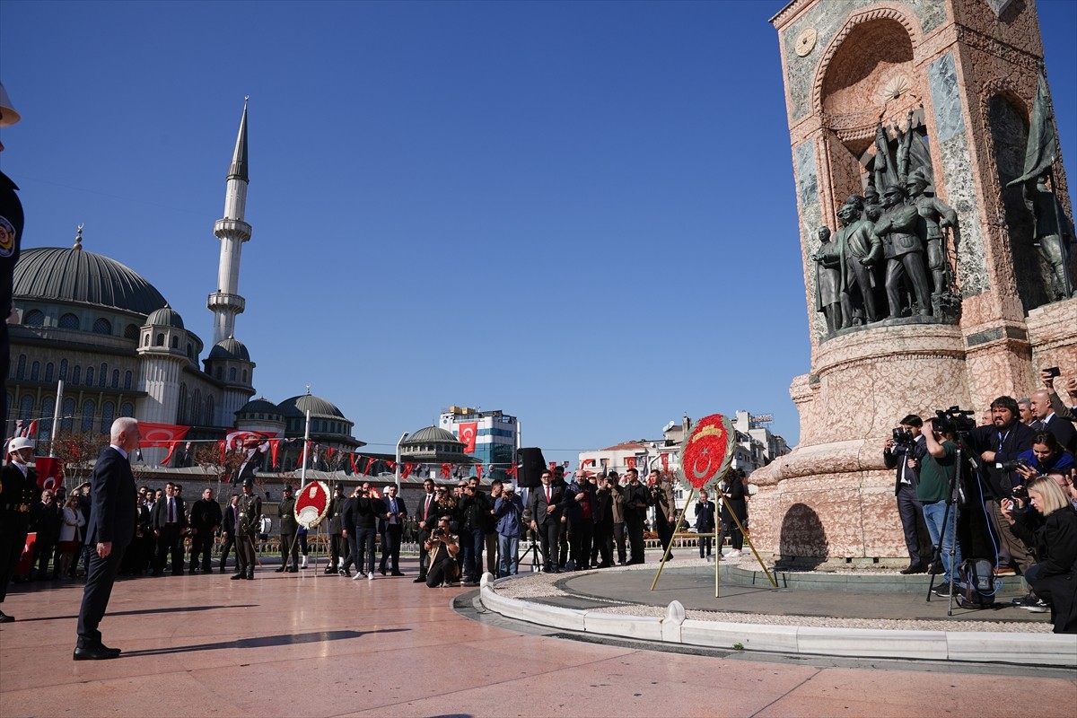 İstanbul Valiliğince, Cumhuriyetin 101'inci yıl dönümü ve 29 Ekim Cumhuriyet Bayramı dolayısıyla...