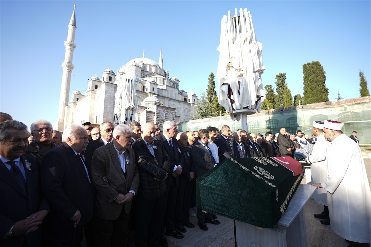 Tedavi gördüğü hastanede hayatını kaybeden ülkücü camianın önde gelen isimlerinden Elazığlı iş...