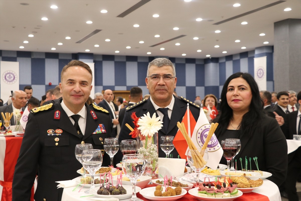 Burdur'da, 29 Ekim Cumhuriyet Bayramı dolayısıyla resepsiyon verildi. Vali Tülay Baydar Bilgihan...