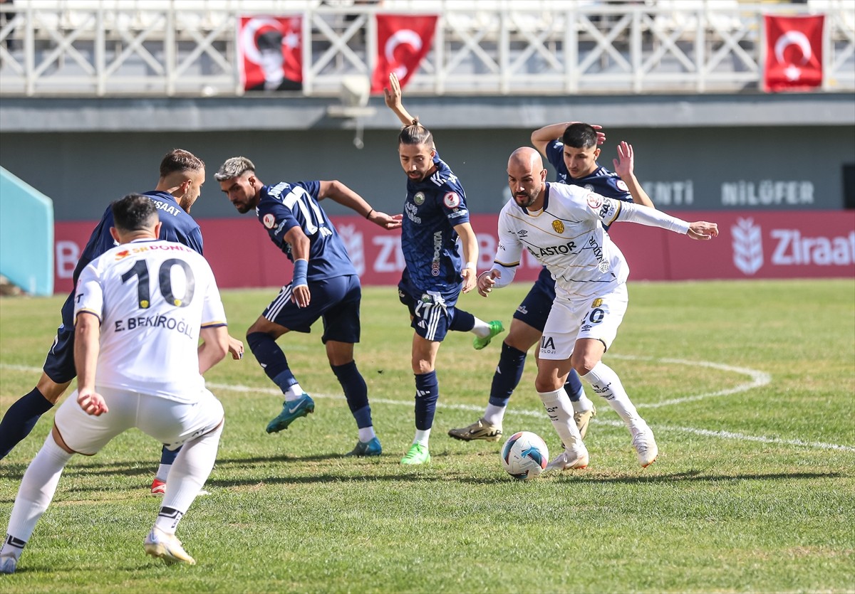 Ziraat Türkiye Kupası'nın 3. turunda Bursa Nilüfer, Ankaragücü ile İbrahim Yazıcı Stadı'nda...