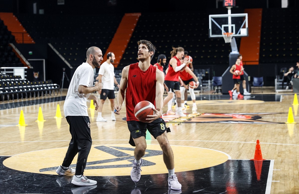 Türkiye Sigorta Basketbol Süper Ligi'ne 10 yıl sonra yeniden yükselen Mersin Spor Erkek Basketbol...