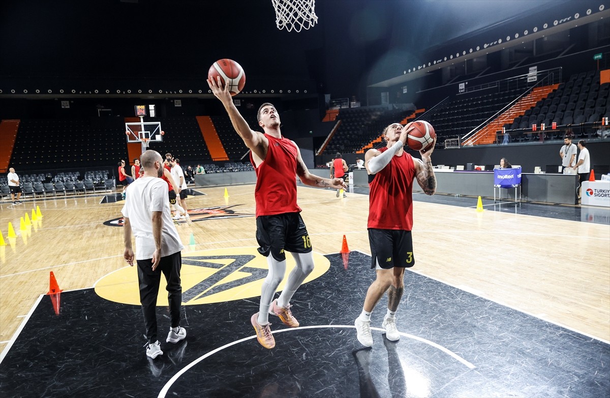 Türkiye Sigorta Basketbol Süper Ligi'ne 10 yıl sonra yeniden yükselen Mersin Spor Erkek Basketbol...