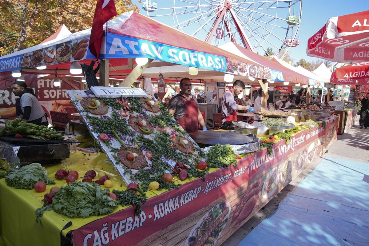 Hatay/Gaziantep Gastronomi Yemek ve Künefe Festivali, iki şehrin lezzetlerini başkentlilerle...