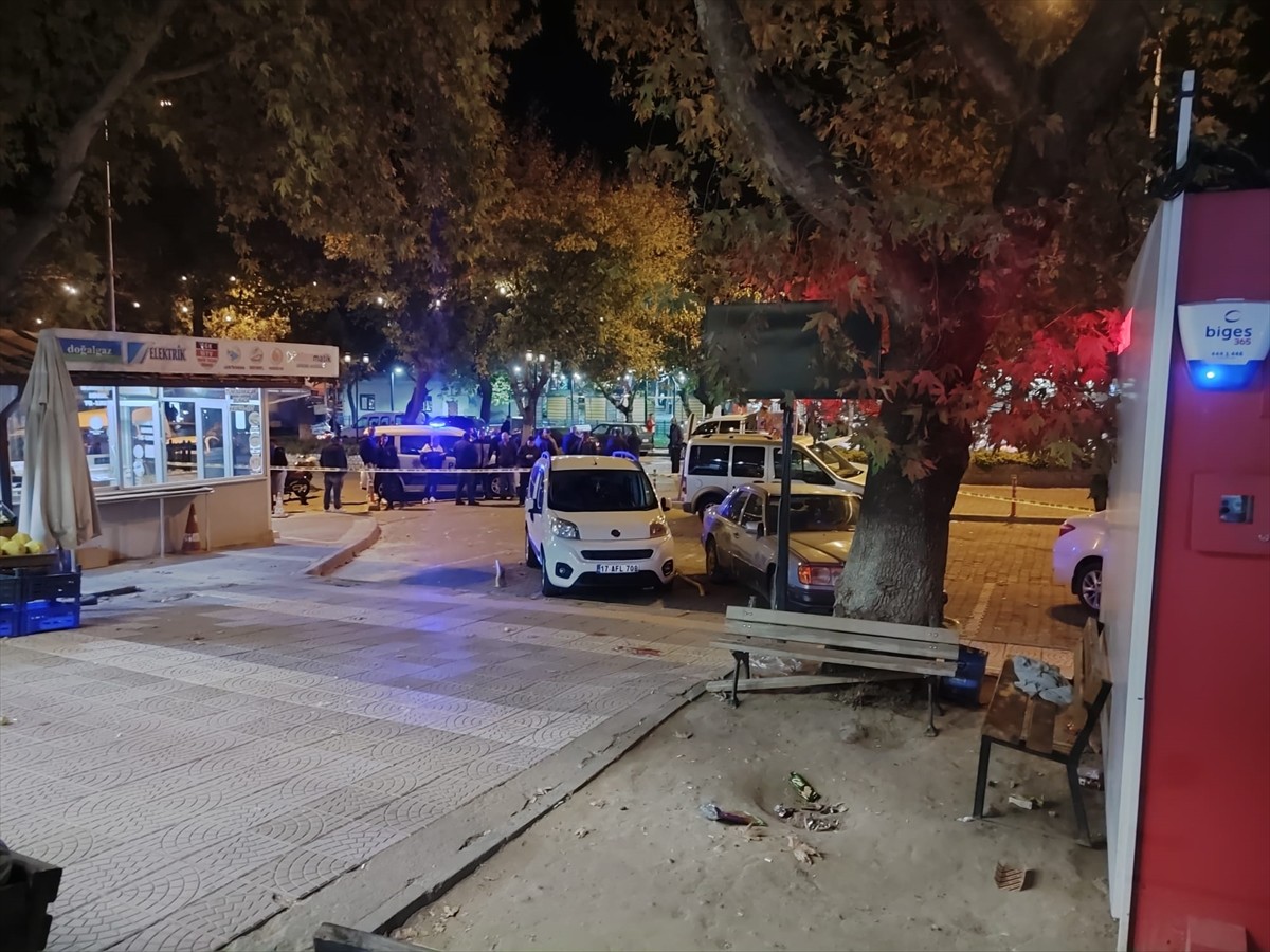 Çanakkale'nin Bayramiç ilçesinde çıkan kavgada silahla vurulan kişi yaşamını yitirdi. Polis...