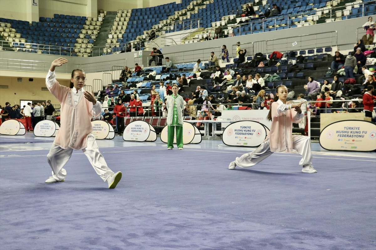 Geleneksel Wushu Türkiye Şampiyonası, Sakarya'da başladı. Türkiye Wushu Kung Fu Federasyonunca...