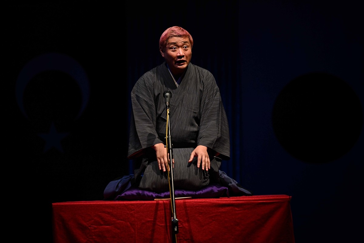 Japon Rakugo sanatı, 400 yıllık tarihiyle modern çağda birçok sanatçı ile hikayelerini yaşatmaya...