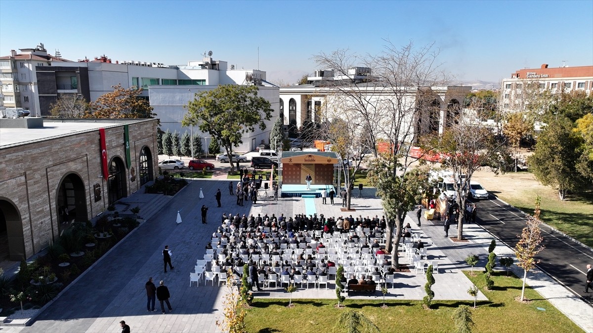 Konya'da Karatay Belediyesi tarafından yapımı tamamlanan Hoşkubbe Millet Kütüphanesi, düzenlenen...