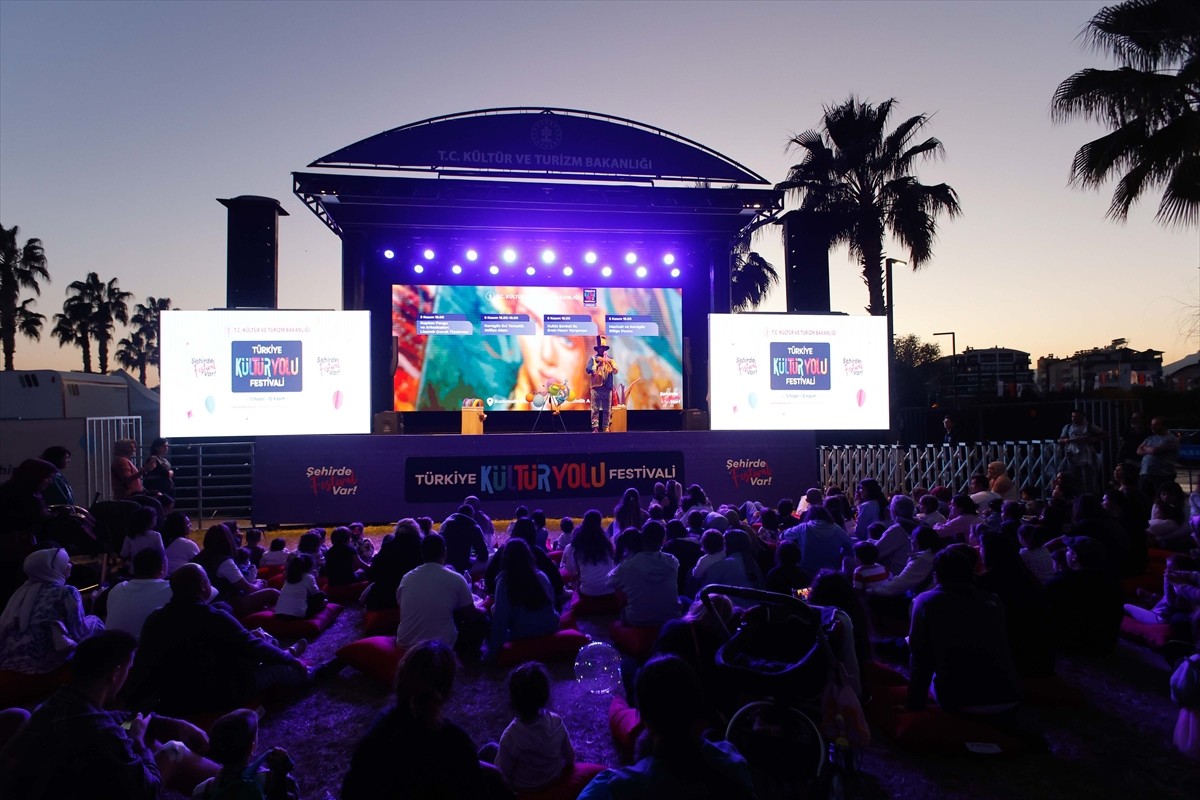 Kültür ve Turizm Bakanlığınca düzenlenen "Antalya Kültür Yolu Festivali", altıncı gününde...