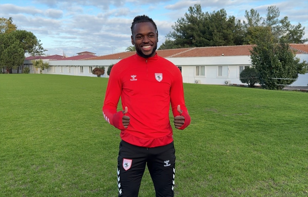 Trendyol Süper Lig ekiplerinden Samsunspor'un Belçikalı santrforu Landry Dimata, ligde...