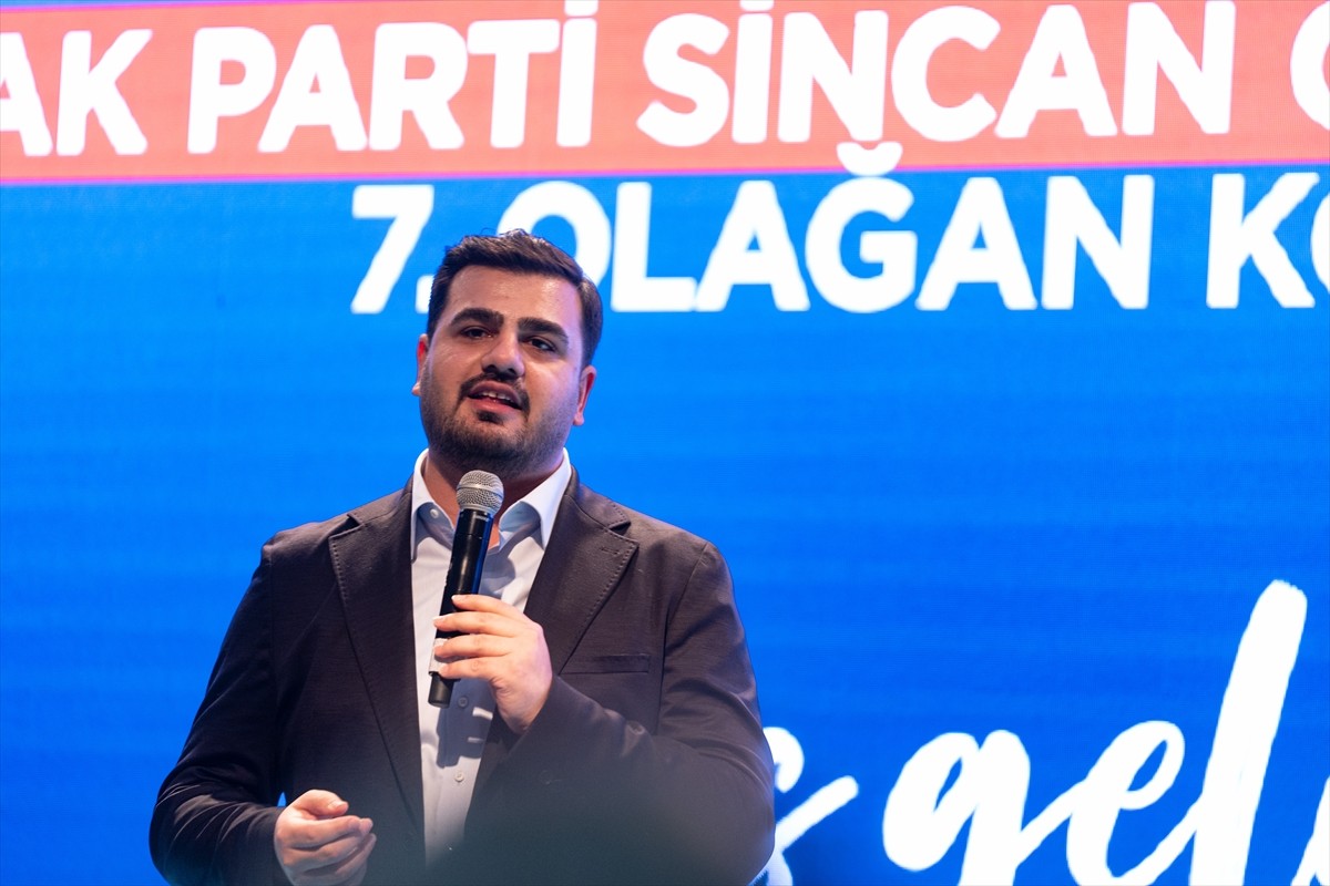 AK Parti Gençlik Kolları Başkanı ve İzmir Milletvekili Eyyüp Kadir İnan, Sincan Belediyesi Rüstem...