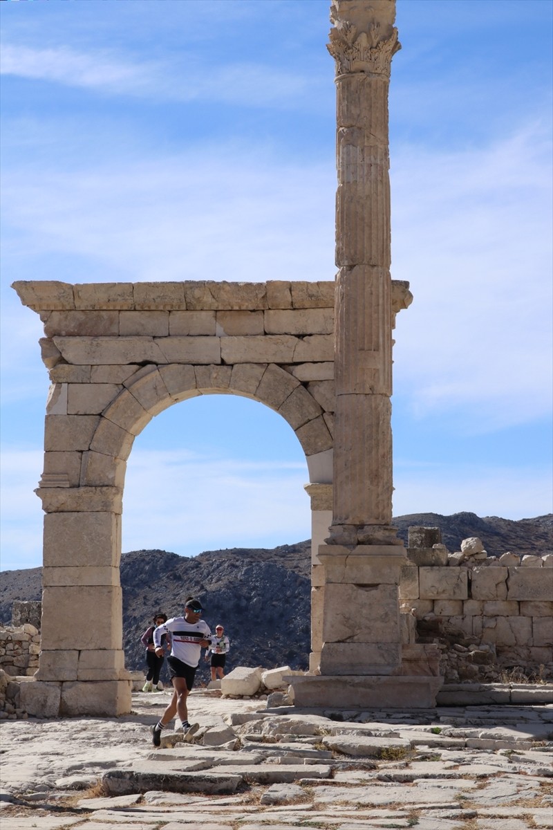 Burdur'un Ağlasun ilçesindeki Sagalassos Antik Kenti'nde "Sagalassos Sky Ultra" koşusu düzenlendi....