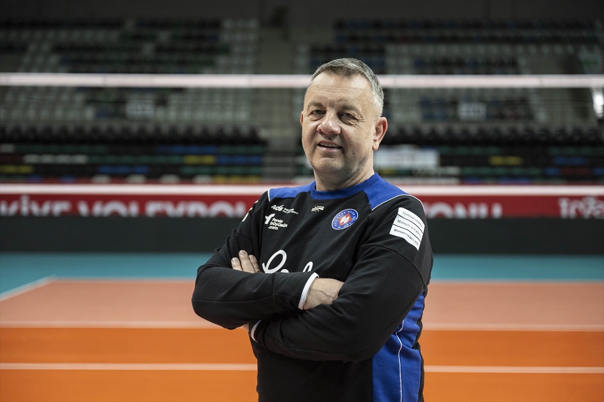 Halkbank Erkek Voleybol Takımı, CEV Şampiyonlar Ligi D Grubu ilk karşılaşmasında Fransız...