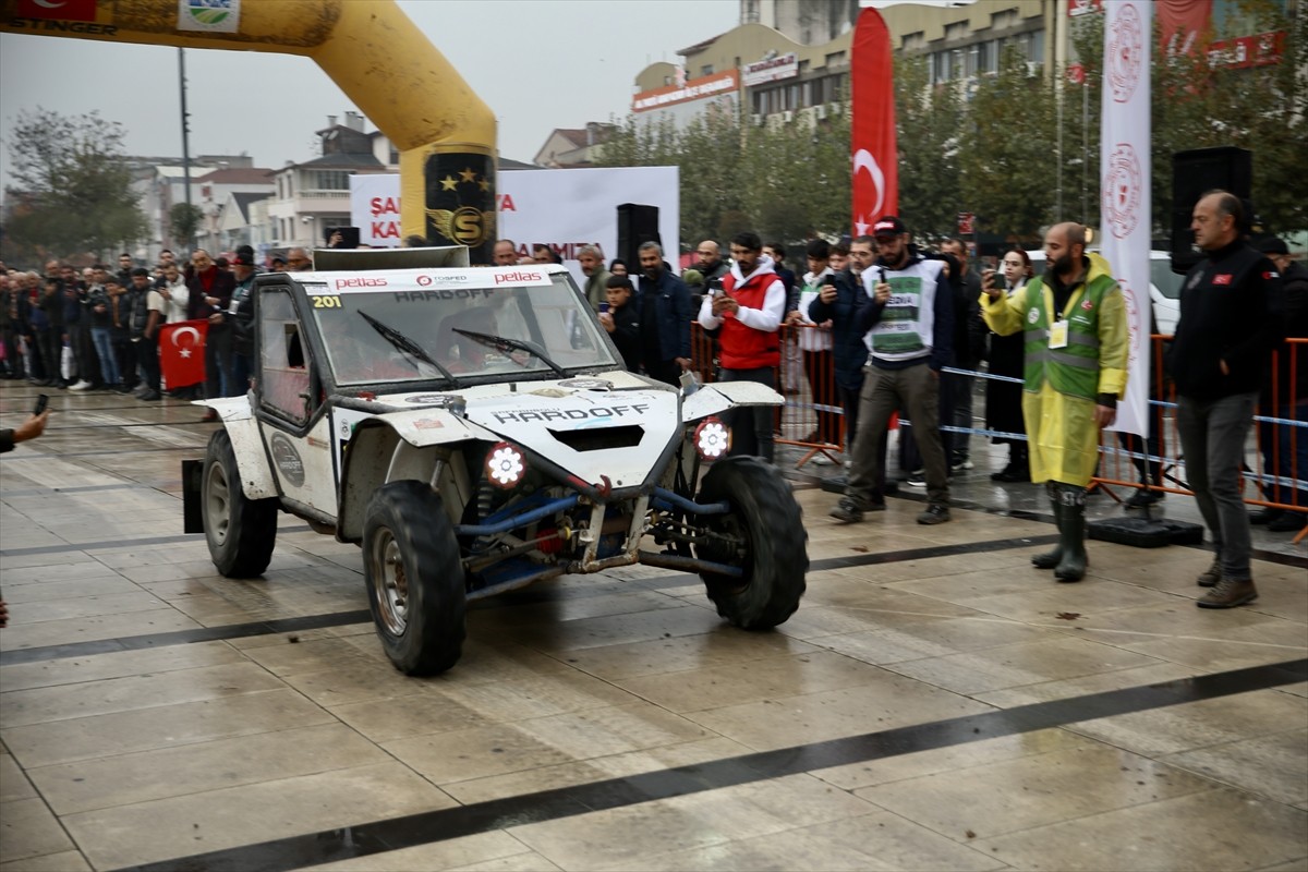 Petlas 2024 Türkiye Off-Road Şampiyonasının 6. ayağı, temsili startla başladı. Türkiye Otomobil...