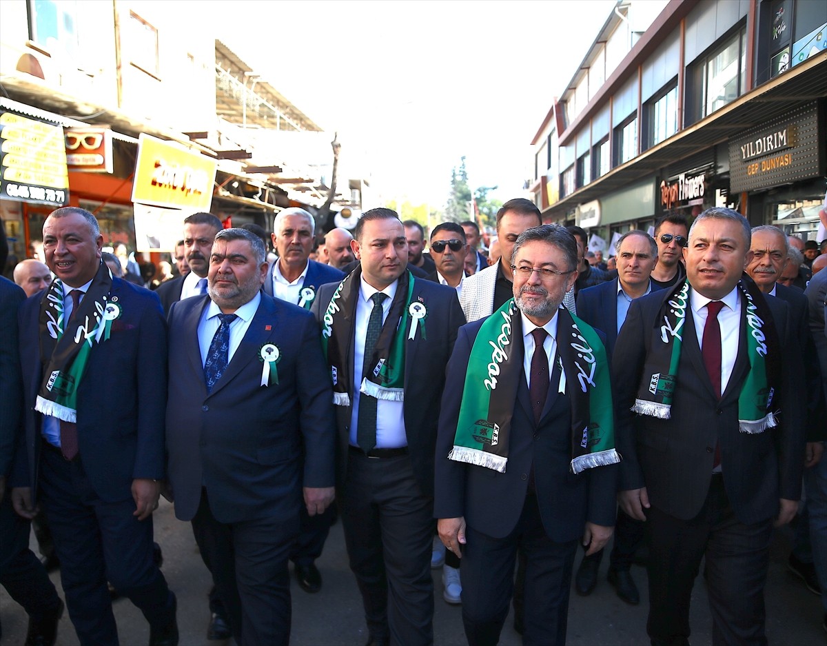 Tarım ve Orman Bakanı İbrahim Yumaklı (sağda), Kilis Valiliği'ni ziyaret ederek Valilik Şeref...