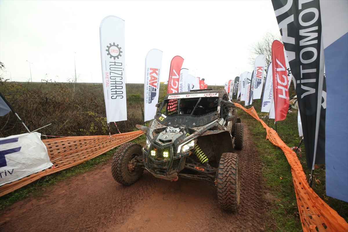 Sakarya'da düzenlenen Petlas 2024 Türkiye Off-Road Şampiyonası'nda 6. ayak yarışları, mukavemet...