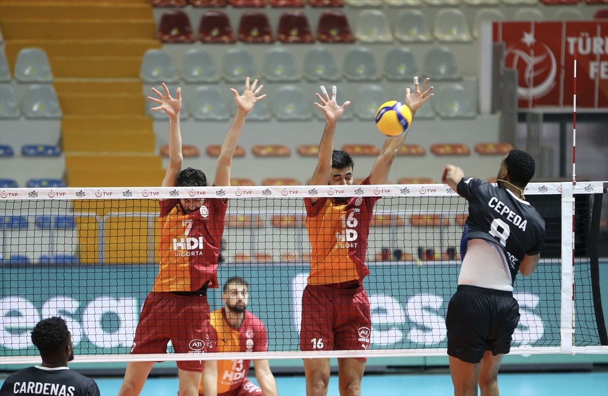 Voleybol SMS Grup Efeler Ligi 8. haftasında Bursa Büyükşehir Belediyespor ile Galatasaray HDI...