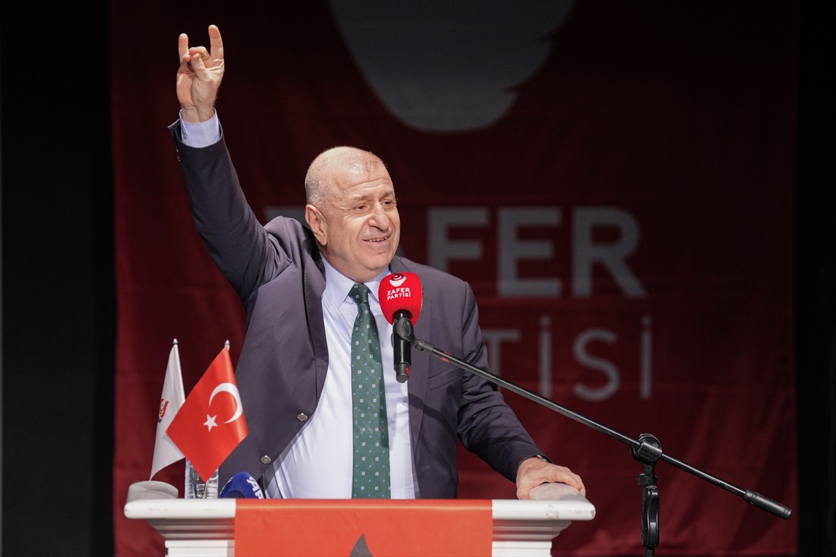 Zafer Partisi Genel Başkanı Ümit Özdağ, Partisinin Küçükçekmece'de Atakent Kültür Sanat...