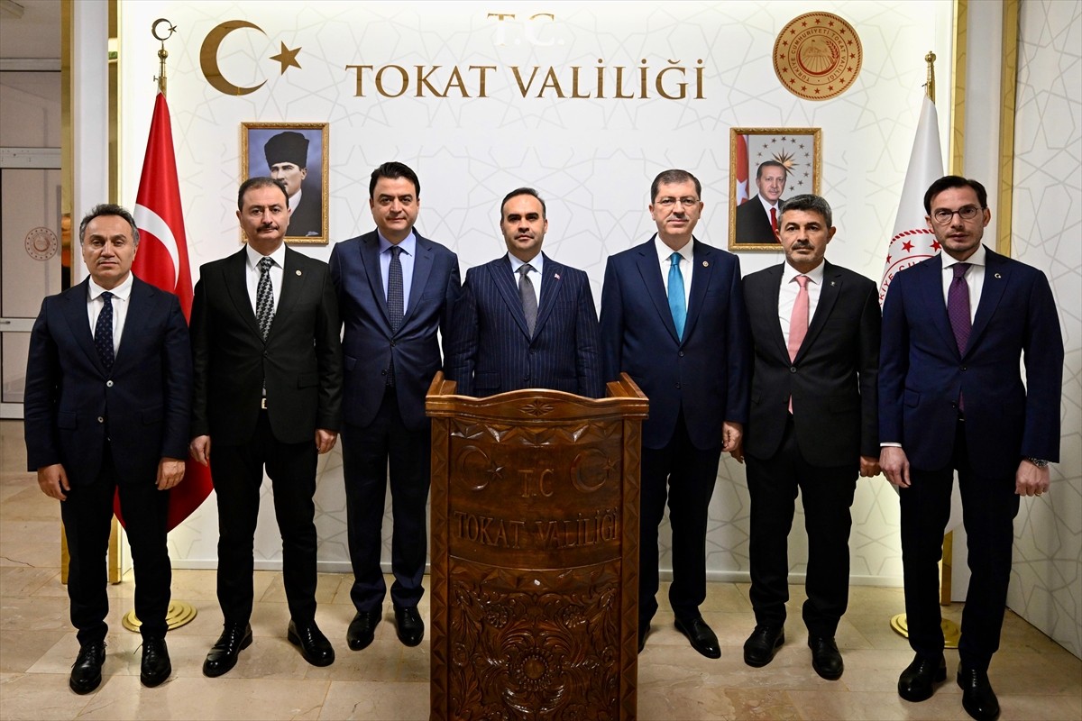 Sanayi ve Teknoloji Bakanı Kacır, Tokat'taki temasları kapsamında Tokat Valiliği'ni ziyaret...