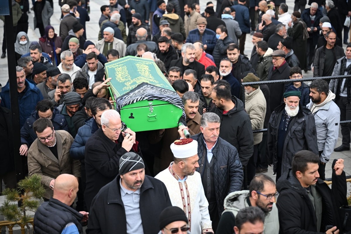 Erzurum’da yaşayan Cumhuriyetin asırlık tanığı Aliye Göker, tedavi gördüğü hastanede 102 yaşında...