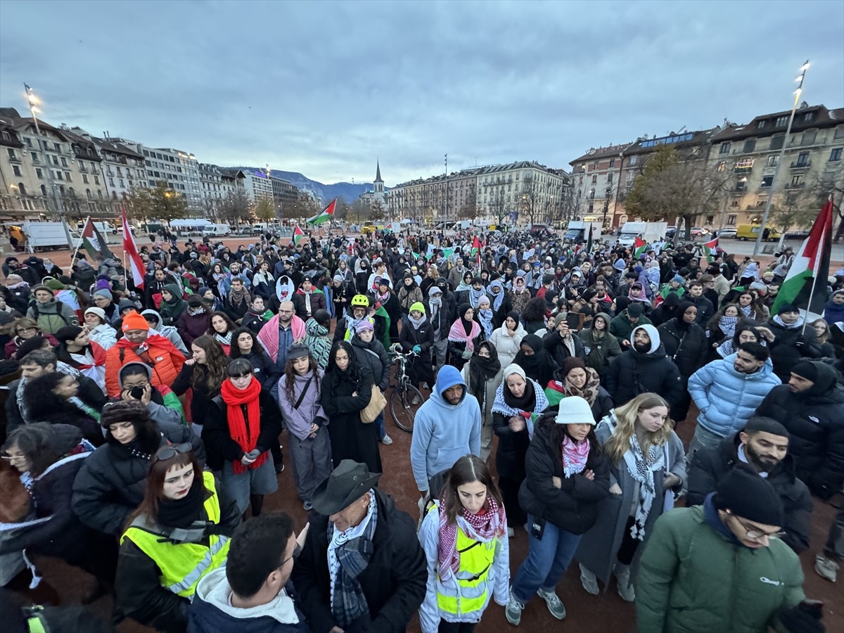 İsviçre'nin Cenevre kentinde, İsrail'in Gazze ve Lübnan'daki ölümcül saldırıları protesto edildi....