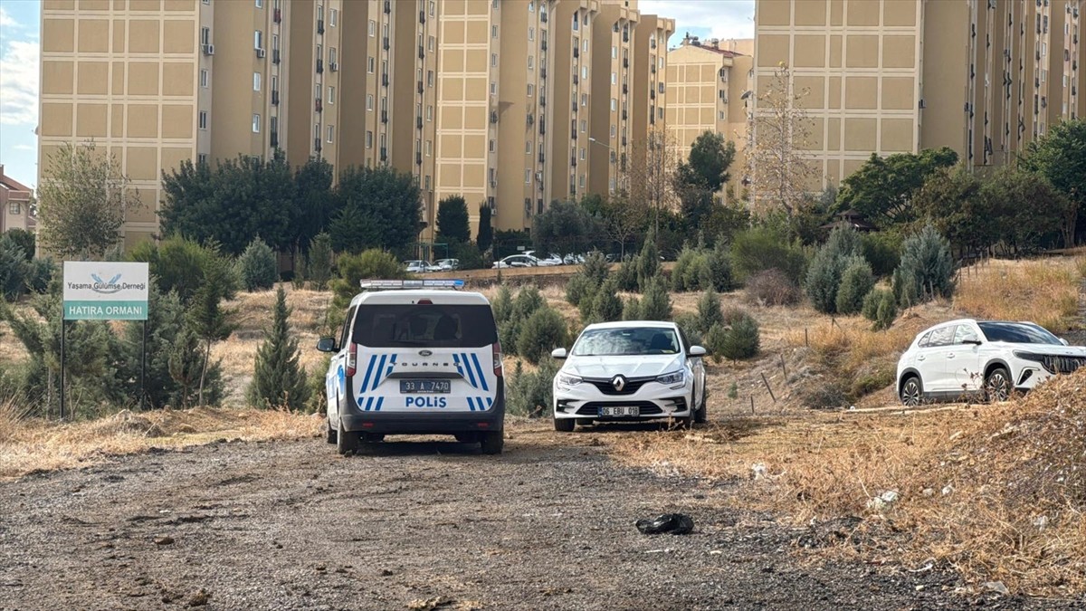 Mersin'in Toroslar ilçesinde cam şişeye koydukları torpili patlatan 2 çocuk yaralandı. Polis...