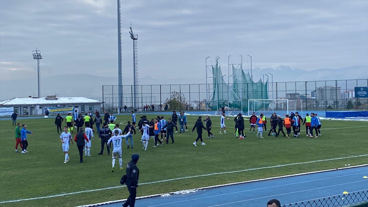 Bölgesel Amatör Ligi (BAL) 5. Grup'ta oynanan ASD Yapı Eflanispor-Çankırı Futbol Kulübü...