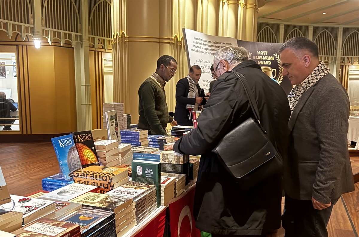 Taksim Camii Kültür ve Sanat Merkezinin ev sahipliğinde ikincisi düzenlenen "Filistin Kitap ve...