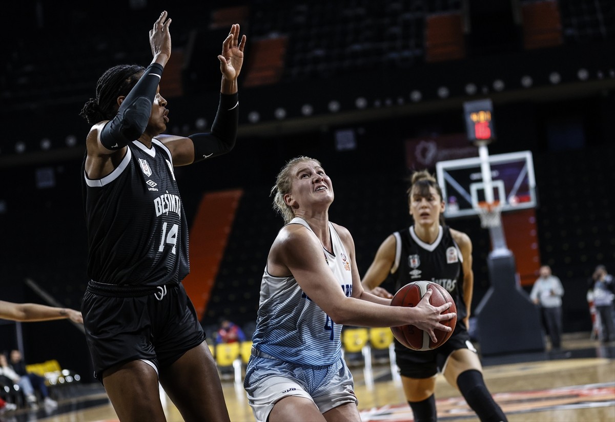 ING Kadınlar Basketbol Süper Ligi'nin 10. haftasında İlkem Yapı Tarsus Spor ile Beşiktaş...