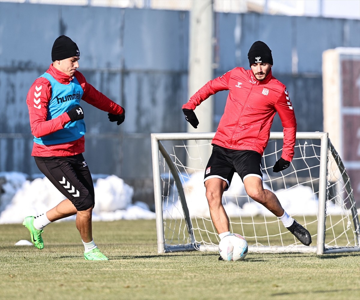 Net Global Sivasspor, Trendyol Süper Lig'in 15. haftasında sahasında Galatasaray ile oynayacağı...