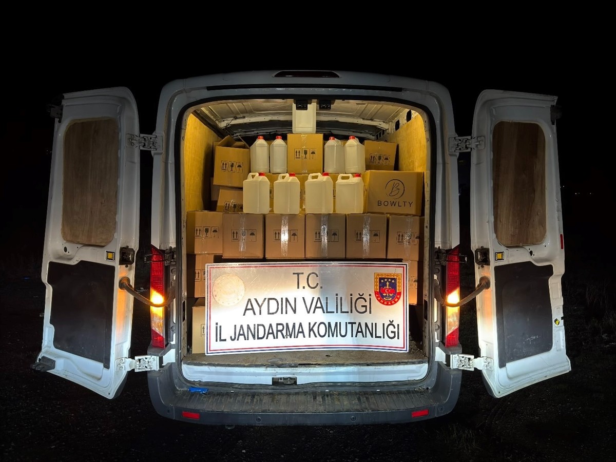 Aydın'da 1,6 ton etil alkol ele geçirildi, 2 kişi gözaltına alındı.