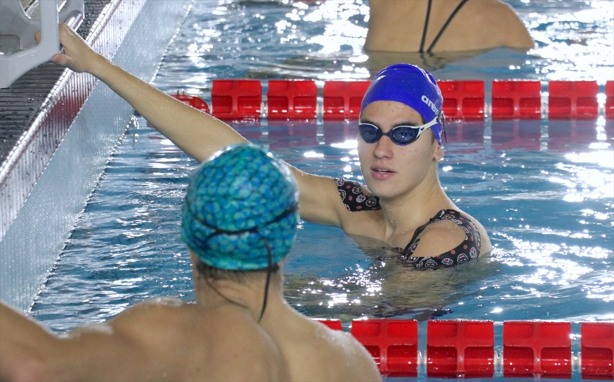 Paris 2024 Olimpiyat Oyunları'nda Türkiye'yi temsil eden en genç sporcu olan milli yüzücü Kuzey...